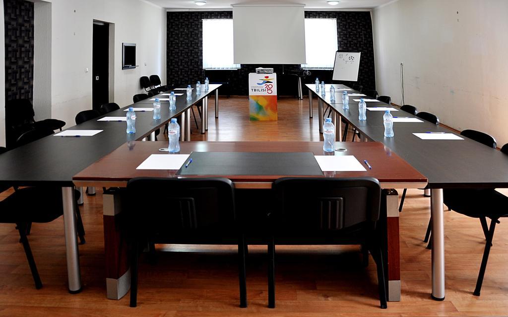 Athletics Hotel Tbilisi Ngoại thất bức ảnh