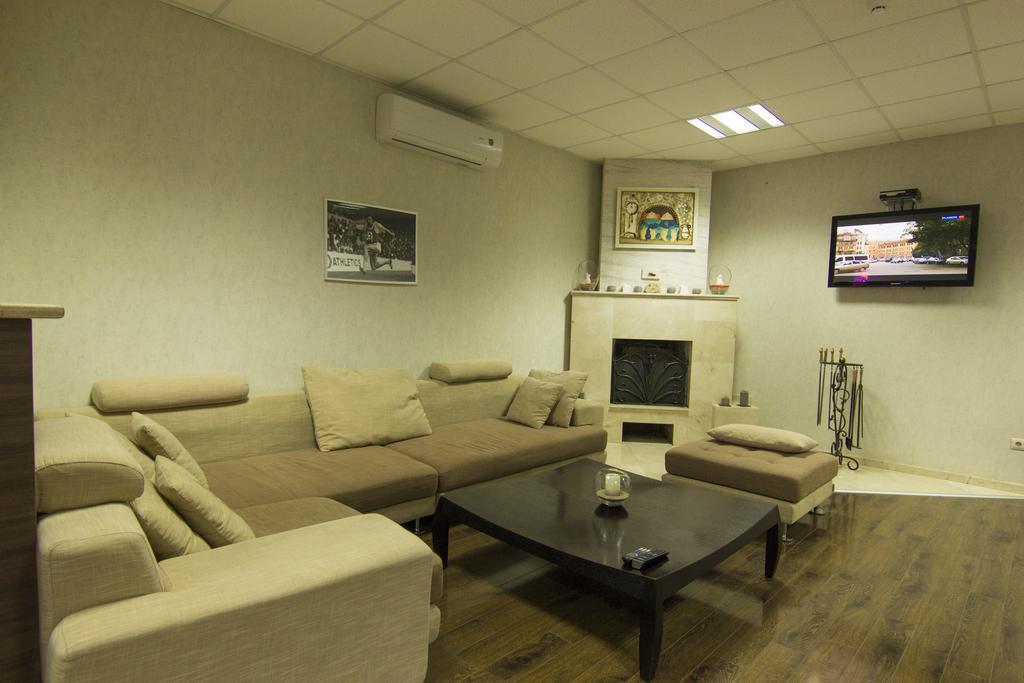 Athletics Hotel Tbilisi Ngoại thất bức ảnh