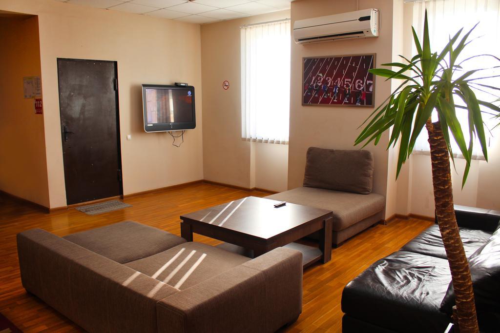 Athletics Hotel Tbilisi Ngoại thất bức ảnh