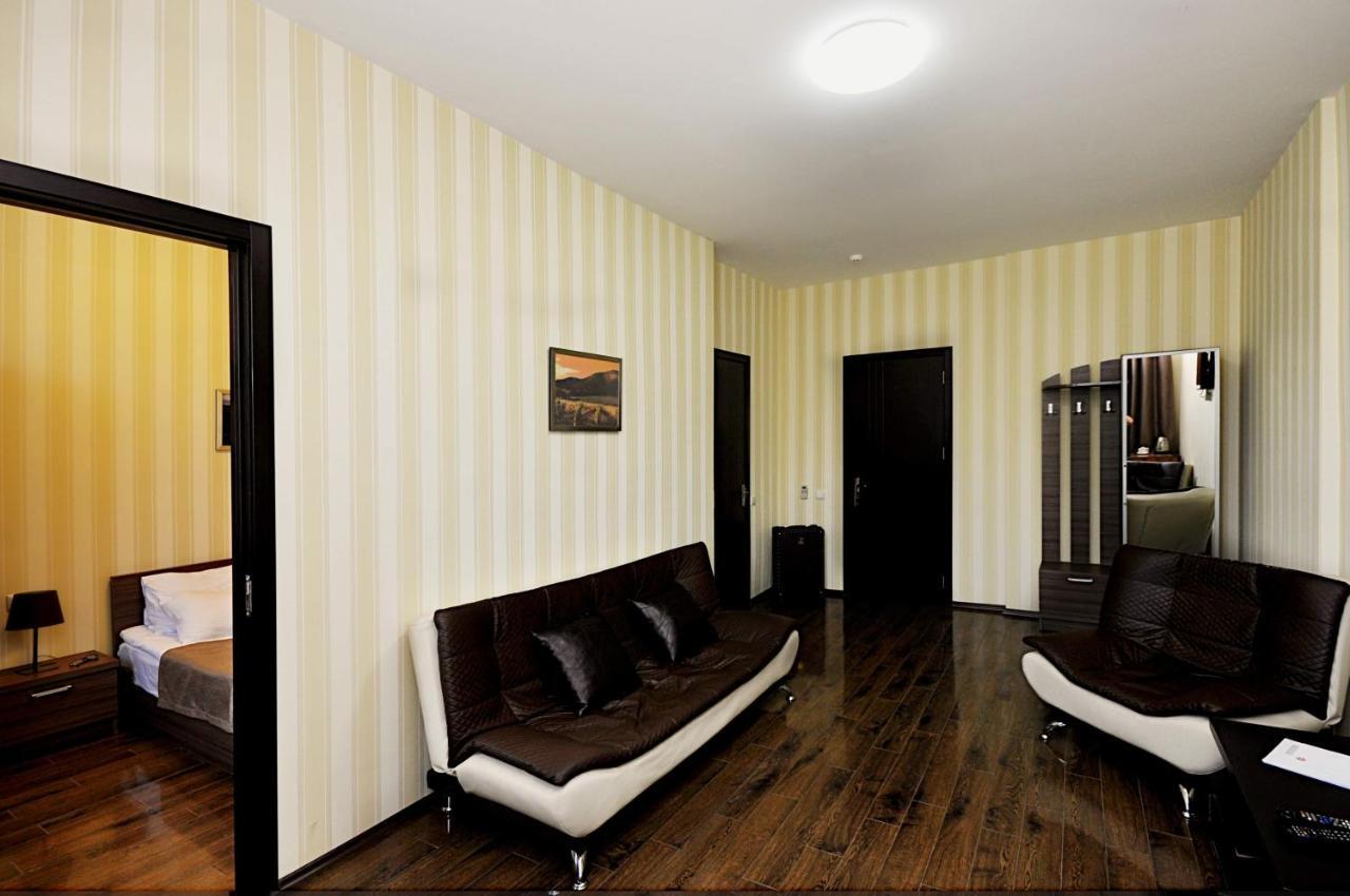 Athletics Hotel Tbilisi Ngoại thất bức ảnh